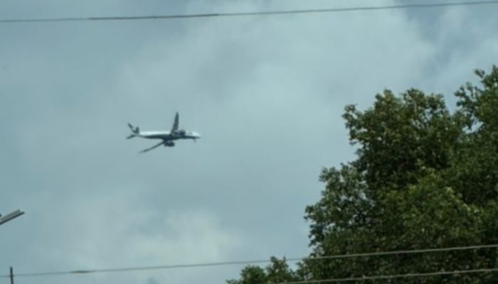 AVIÃO AZUL