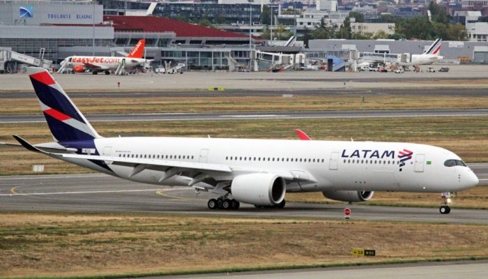 F-WZGU_-PR-XTE_048-_Airbus_A350-941_Airbus_Industrie_-LATAM_Airlines_Brazil-_TLS_16SEP16