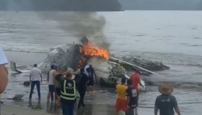 brasil-aviao-ubatuba-praia-1736431508