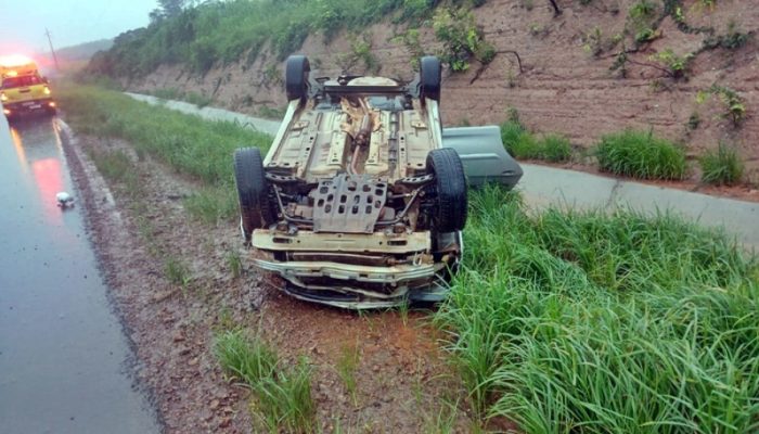 motorista-perde-o-controle-da-direcao-e-capota-veiculo-na-br-163-em-sorriso-mt